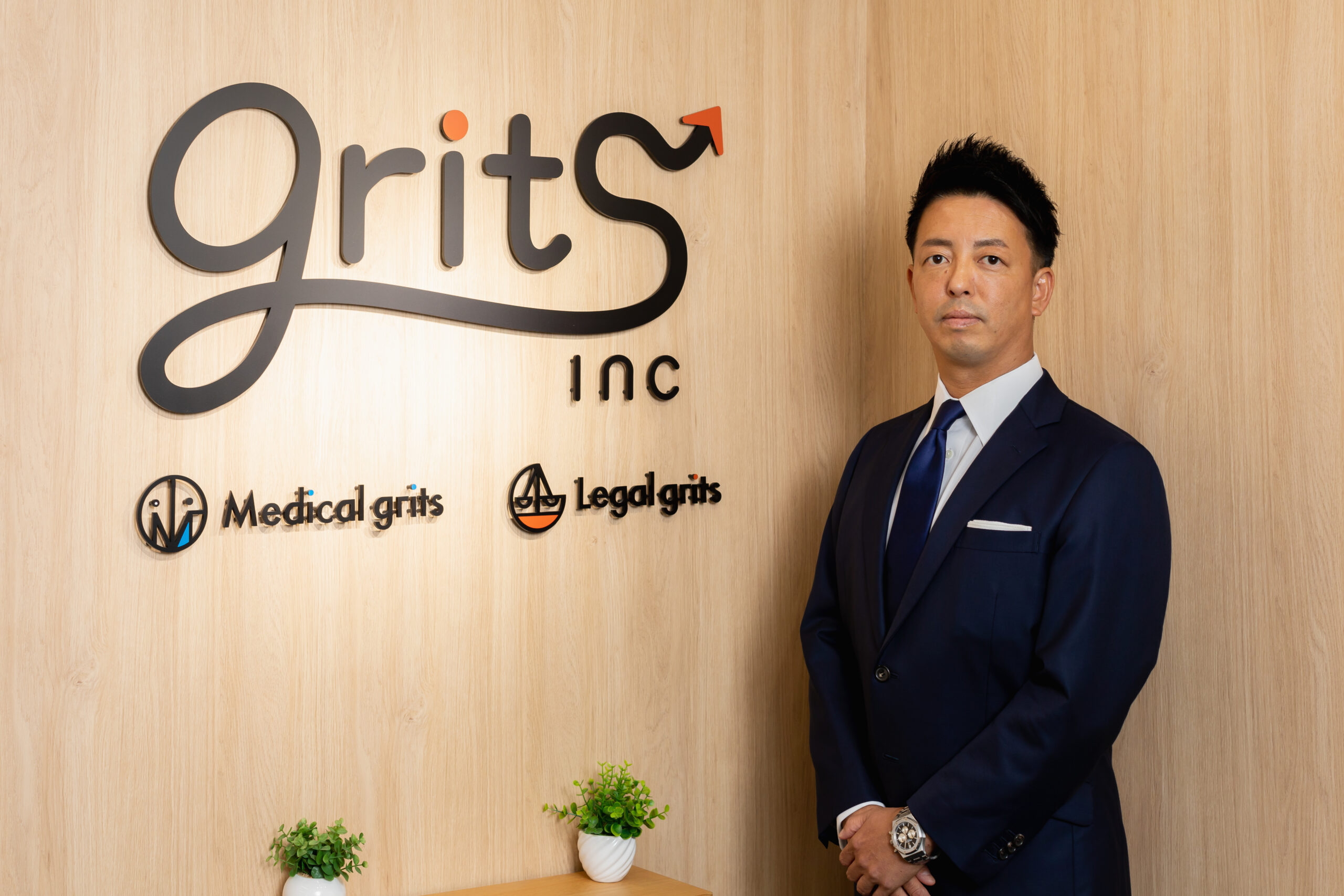 【妥協できない経営者へ】敏腕経営者、grits代表がMaenomeryと共鳴した、運命的な社名との出会いが生んだ採用成功