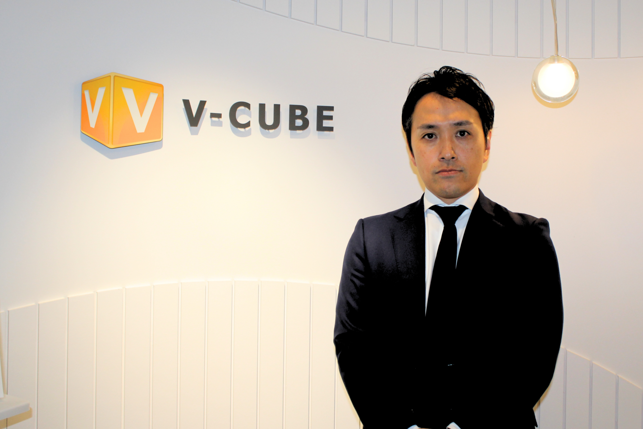 【組織改革に挑む経営者へ】AI全盛の今、プライム上場企業のブイキューブがスキル度外視で「とにかく動けるGRIT人材」を採用した理由