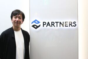 成果を再現し続ける人材を、どう採用し、どう育てるか。自律型組織への変革の軌跡をパートナーズCHROが語る